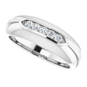 Exquisite 14K White Gold Natural Diamond Ring with 1/6 Carat Weight
