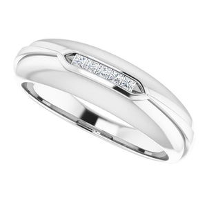 Exquisite 14K White Gold Natural Diamond Ring with 1/6 Carat Weight