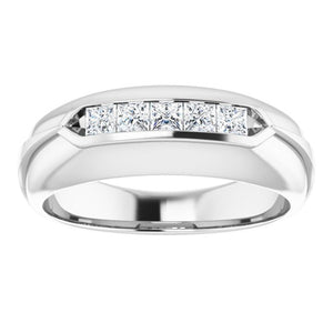 Exquisite 14K White Gold Natural Diamond Ring with 1/6 Carat Weight
